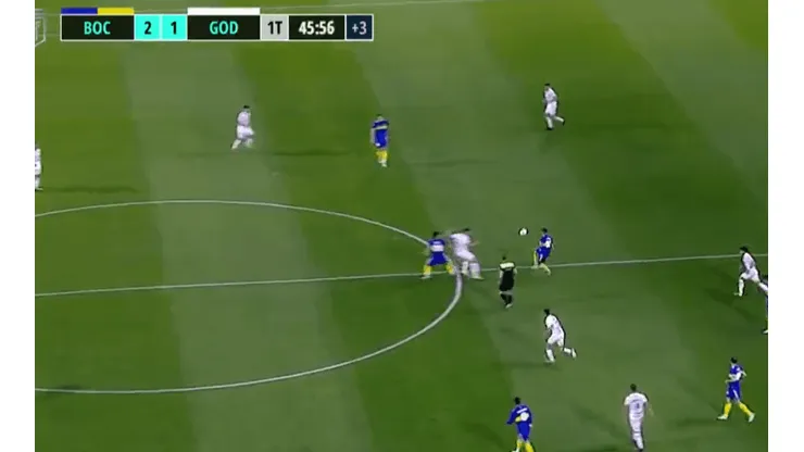 VIDEO | La genialidad de Almendra que hizo llegar el gol de Vázquez