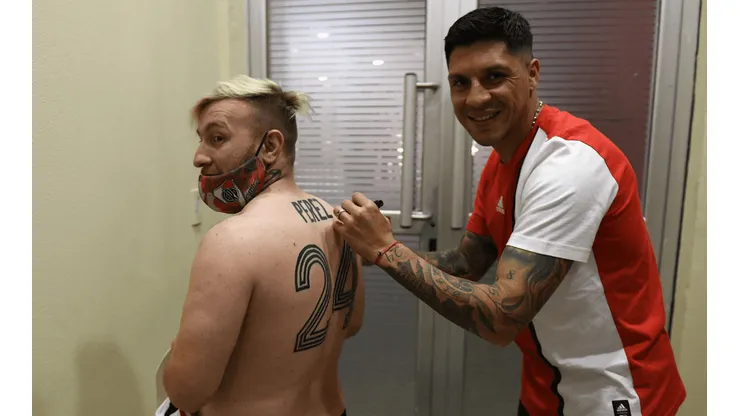 Locura de un hincha de River por Enzo Pérez.