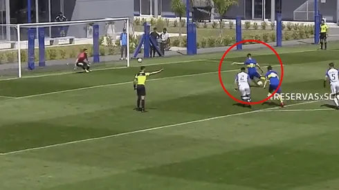 Zeballos la picó y puso el tercero de Boca.