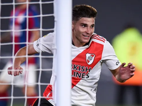 Con tres goles de Álvarez, River se lo dio vuelta a San Lorenzo y se aleja en la cima
