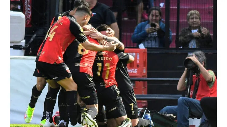Colón se quedó con el triunfo en Santa Fe e impidió que Talleres se subiera a la punta del torneo. (Prensa Colón)