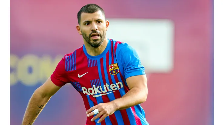 Agüero metió un gol en su primer amistoso en Barcelona.