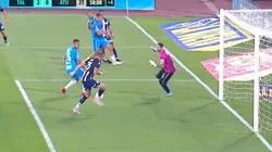 Retegui erró un gol imposible.