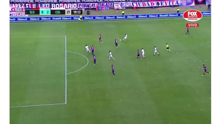 Eric Meza le rompió el arco a Torrico para el 2-0 de Colón sobre San Lorenzo. (Foto: Transmisión Fox Sports)
