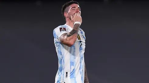 Festejo de De Paul en su gol