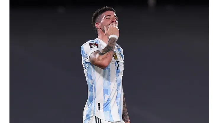 Festejo de De Paul en su gol