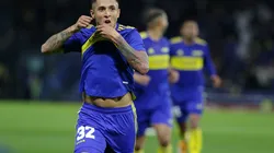 Agustín Almendra le regaló su pantalón a un nenito de Boca. (Getty)
