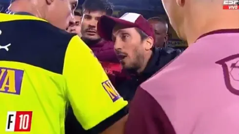 Zubeldía, enojado con el árbitro Echavarría.