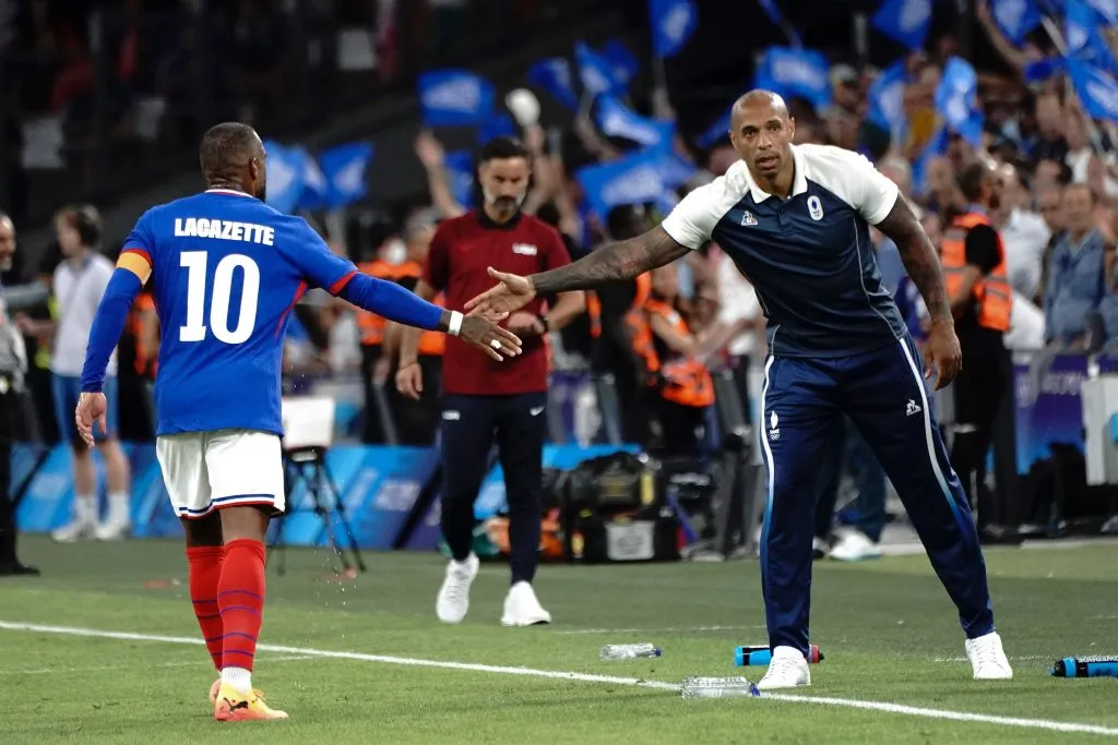 Lacazette y Henry, figura y DT de Francia sub 23 respectivamente (IMAGO)