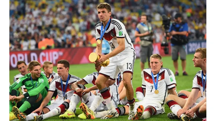 Thomas Müller levantando la Copa del Mundo de Brasil 2014 (Foto: Getty Images)