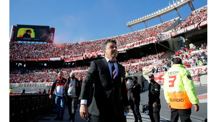 Javier Pinola volverá a ser titular en River. (Getty)
