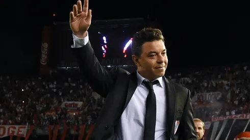 Marcelo Gallardo saludando a los hinchas de River en el Estadio Monumental (Foto: Getty Images)