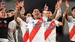 VIDEO: el gesto de Enzo Pérez a Julián Álvarez en pleno Superclásico