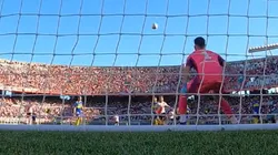 La cámara desde atrás del arco de Rossi.