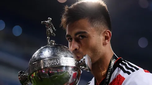 Gonzalo Martínez con la Copa Libertadores.