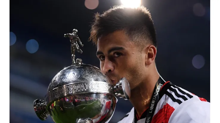 Gonzalo Martínez con la Copa Libertadores.