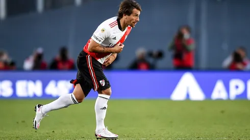 Leonardo Ponzio en el partido contra Boca.