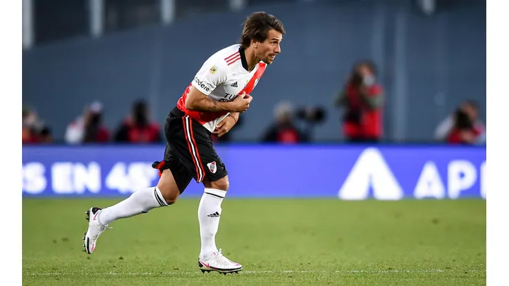 Leonardo Ponzio en el partido contra Boca.