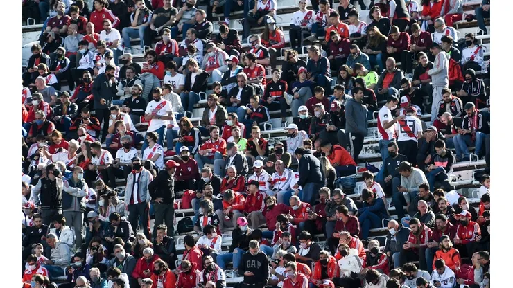 Xenofobia en el Superclásico: la bandera de los hinchas de River en el Monumental