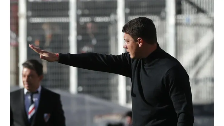 Sebastián Battaglia cuestionó el arbitraje: "La roja nos condicionó"