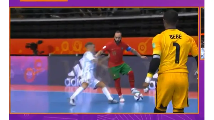 VIDEO: La insólita expulsión de Borruto por pegarle un piña a un rival en la final del Mundial de Futsal