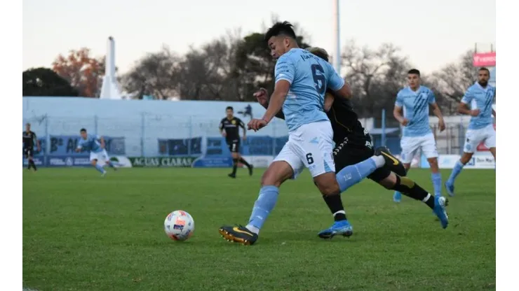 Almirante Brown y Estudiantes (RC) se enfrentan por la Primera Nacional (Foto: Prensa Estudiantes RC).