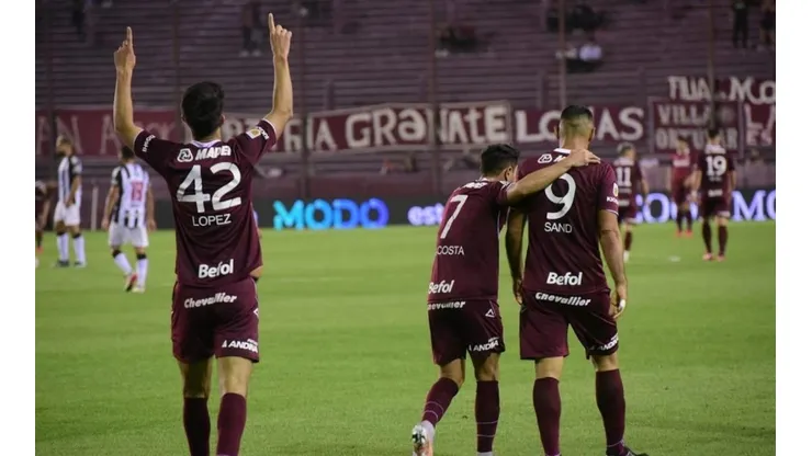 La celebración de Lanús en el 1-1 parcial.