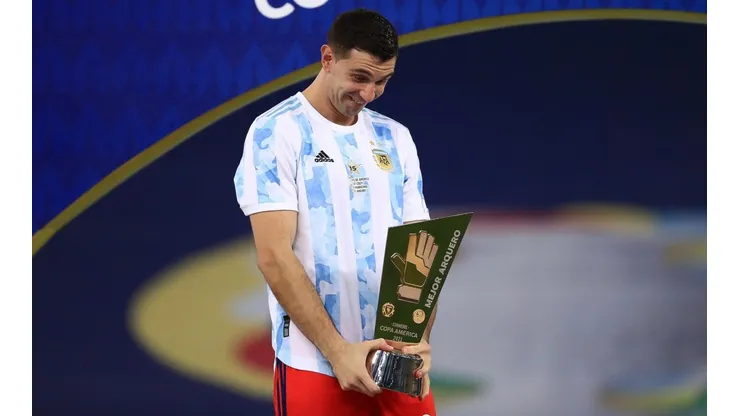 Dibu Martínez, pilar de la Selección en la Copa América.