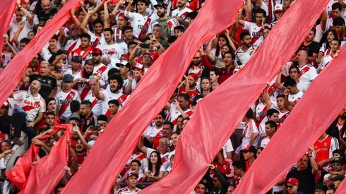 Los hinchas de River festejan su día.