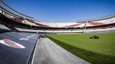 El Estadio Monumental se prepara para un gran espectáculo.