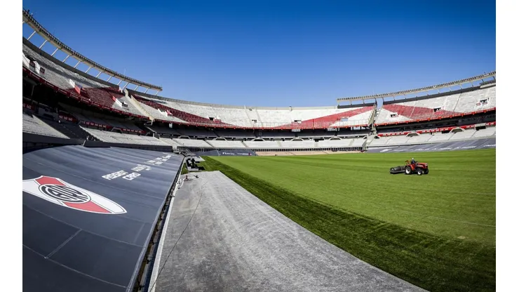 El Estadio Monumental se prepara para un gran espectáculo.