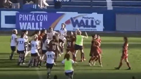VIDEO: tremenda batalla campal en un partido de fútbol femenino