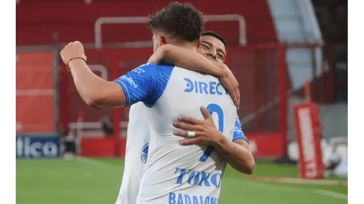 La máquina del Traductor: Godoy Cruz vapuleó a Independiente en Avellaneda