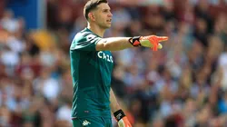 Nueva muestra de solidez de Dibu en Europa