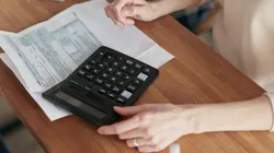 Calculadora Ganancias 2021: quién paga el impuesto con el nuevo piso mínimo y