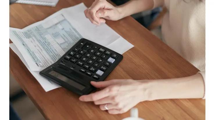Calculadora Ganancias 2021: quién paga el impuesto con el nuevo piso mínimo y