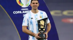 ¿El nuevo ídolo de los chicos? El particular cartel que le pusieron a Dibu Martínez en un colegio