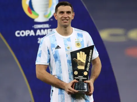 ¿El nuevo ídolo de los chicos? El particular cartel que le pusieron a Dibu Martínez en un colegio