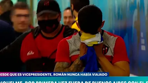 Juega en Patronato, conoció a Riquelme y se largó a llorar como un nene