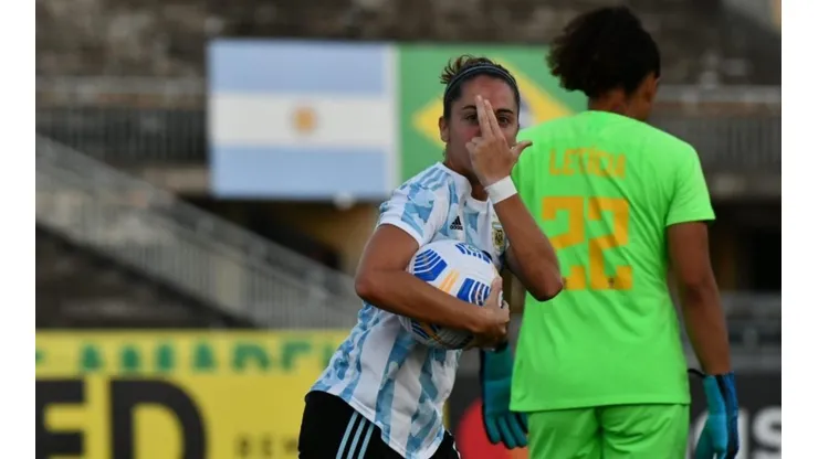 Mariana Larroquette, autora del único tanto argentino