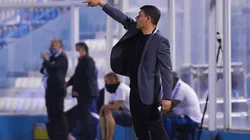 Sebastián Battaglia ultima detalles para el partido del miércoles.