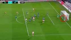 VIDEO: Benavídez salvó en la línea el que era el primer gol de River