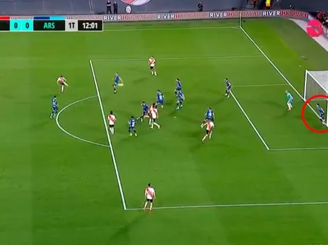 VIDEO: Benavídez salvó en la línea el que era el primer gol de River