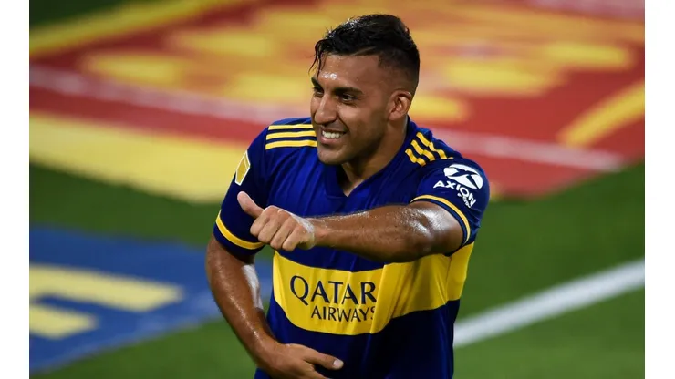 Ramón Ábila con la camiseta de Boca.