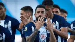 Con dos golazos, Talleres le ganó a Racing y se afianza como puntero