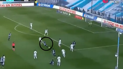 Desde ahí le pegó Michael Santos.