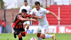 Estudiantes terminó sufriendo pero se impuso 2-1.