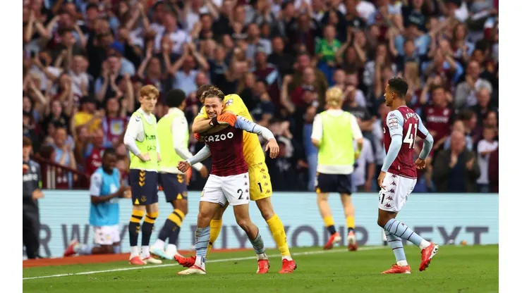 La celebración en el 1-0 parcial de Aston Villa.