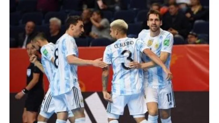 Argentina enfrenta a Serbia por la Fecha 2 del Mundial de Lituania (Foto: AFA).