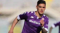 Martínez Quarta en un partido de Fiorentina.